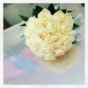 bouquet da sposa di solo rose avorio